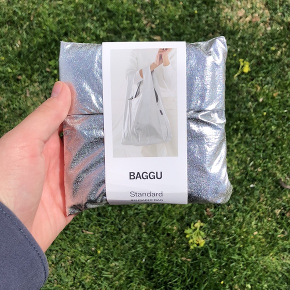 ONE LEFT! : NWT DISCONTINUED SILVER STANDARD BAGGU - Picture 1 of 2